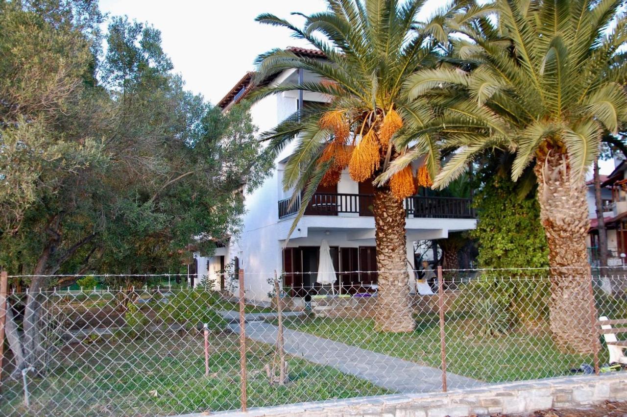 Villa Miranda Nikíti Eksteriør bilde